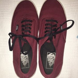 BURGUNDY AUTHENTIC VANS